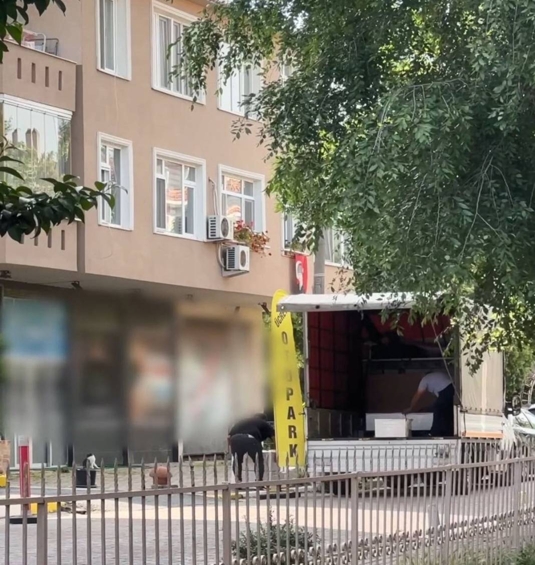 Suntanın içinden öyle bir şey çıktı ki polisler bile şaştı kaldı! Kargoyu gideceği yere takip ettiler 3